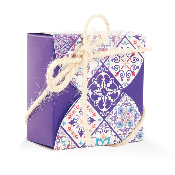 Scatoline-colorate-scatolina-viola-lilla-fucsia--per-bomboniere-ricorrenza-generica-porta-confetti-pianeta-carta-le-stelle