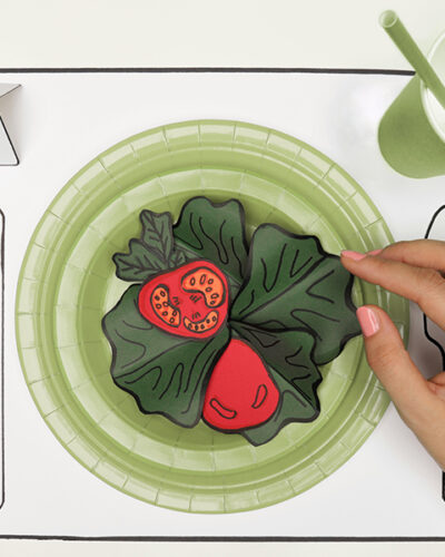 Ecolor-verde-mela-piatti-piani-Ecolor-piatti-monouso-neri-in-pura-cellulosa-al-100-percento-biodegradabile-e-riciclabile-per-feste-ed-eventi-sostenibili.-Certificati-per-contatto-alimentare-pianetacarta-lestelle