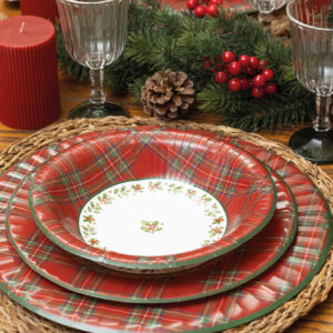 Maxi piatto monouso con un classico ed elegante motivo Tartan scozzese e una decorazione centrale di agrifoglio natalizio - pianeta carta - le stelle bomboniere- 64783 - 64782 - 64787 - 64786 - 64785 - 64784 - 64783 - - 64785